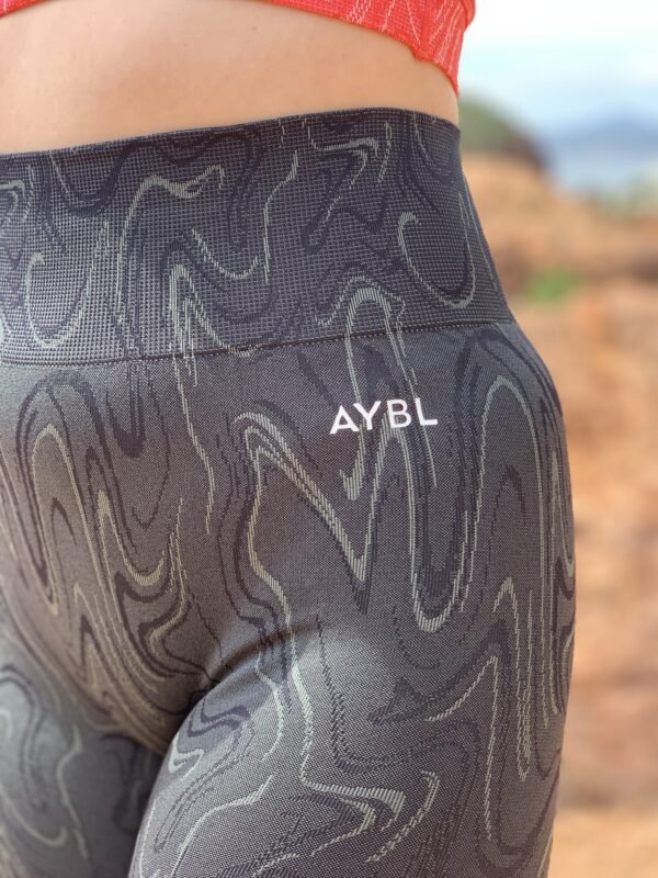 AYBL - Velocity seamless short (S) – Image 5